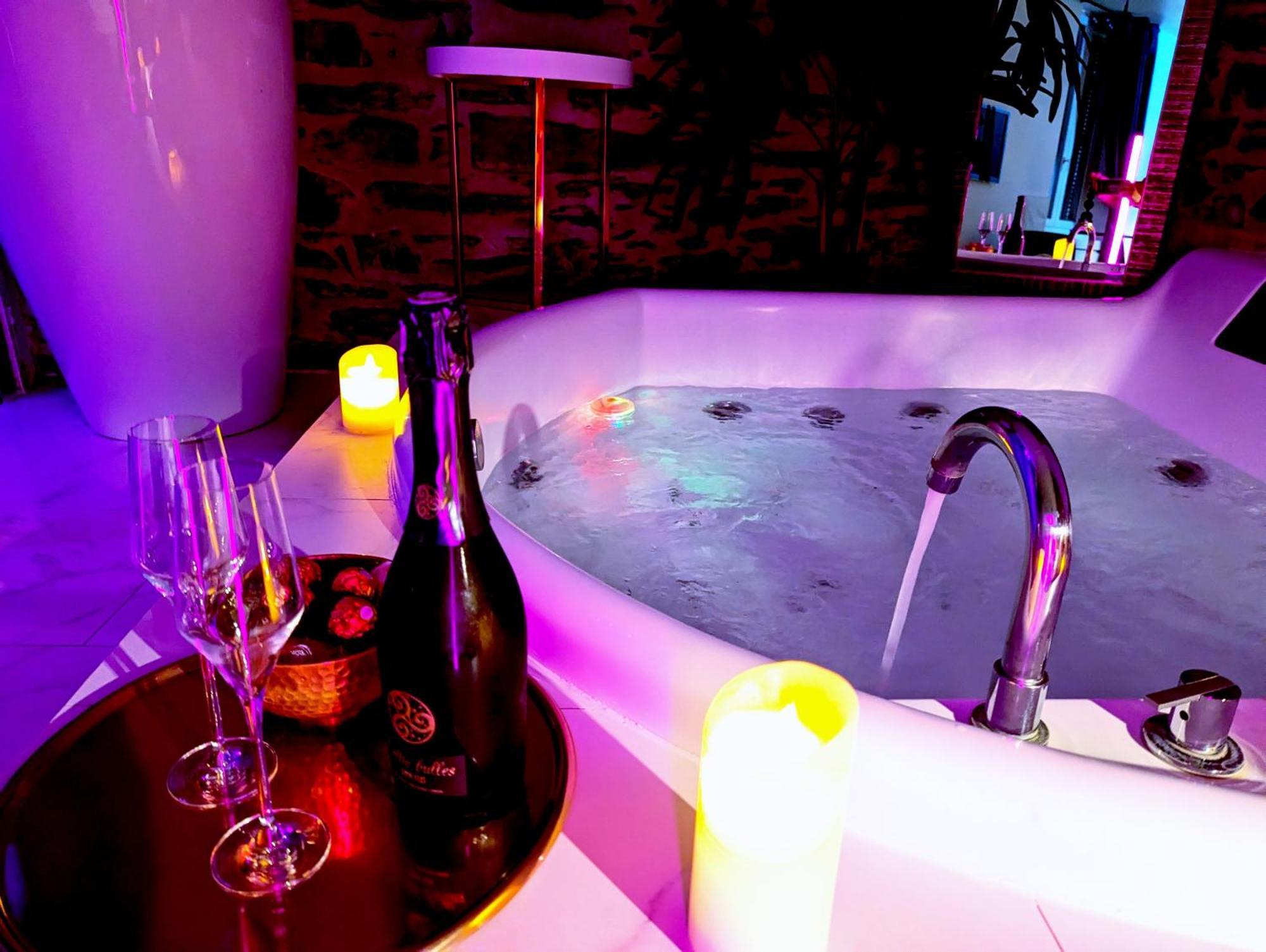 Le Lovt - Love Room Nantes Ngoại thất bức ảnh