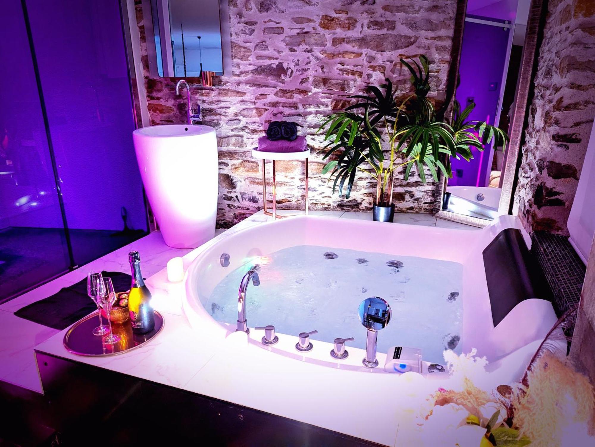Le Lovt - Love Room Nantes Ngoại thất bức ảnh